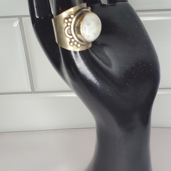 Rainbow moonstone  925 stamped sterling silver size 6 - Picture 1 of 3